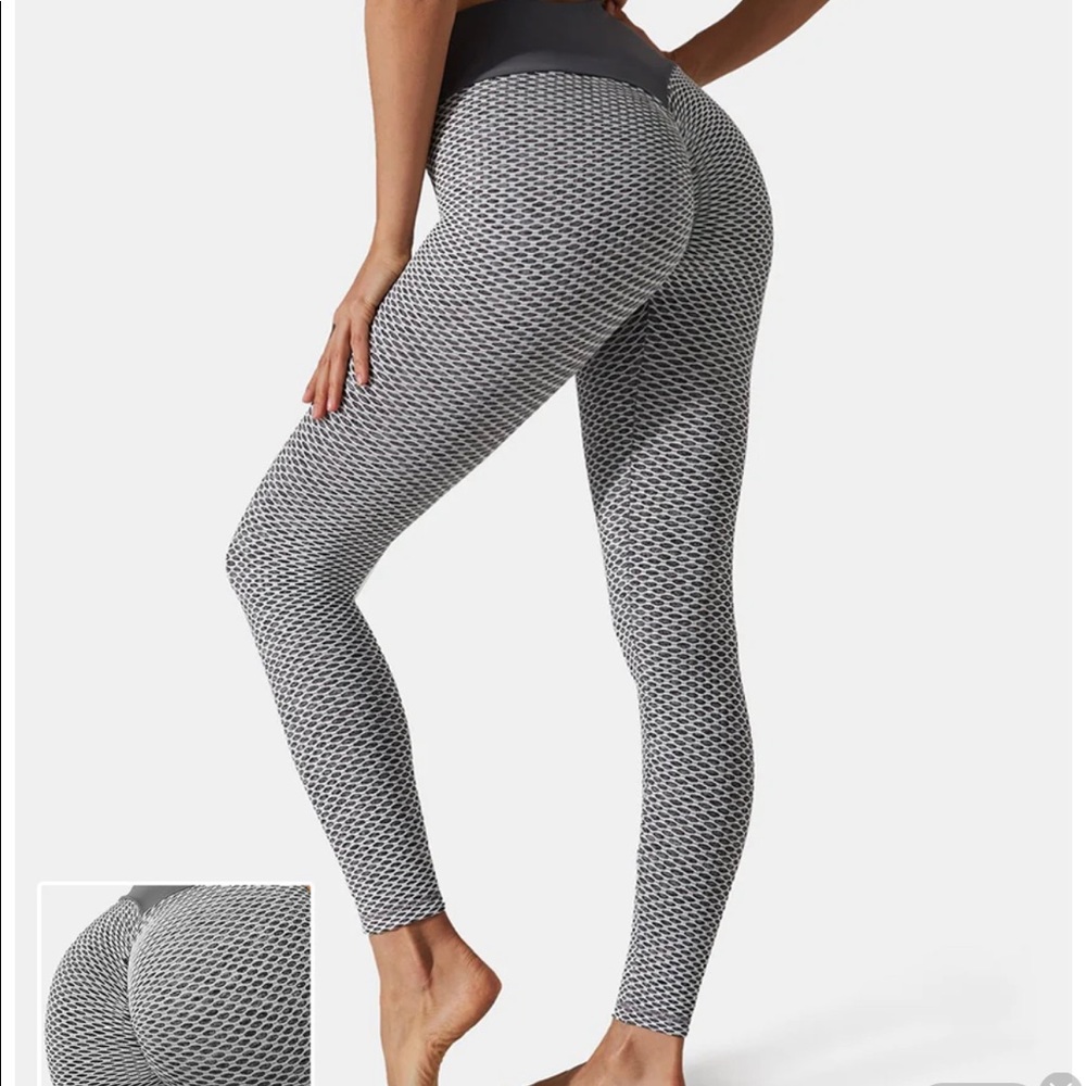 Halara High Waisted Butt Lifting Honeycomb Leggings